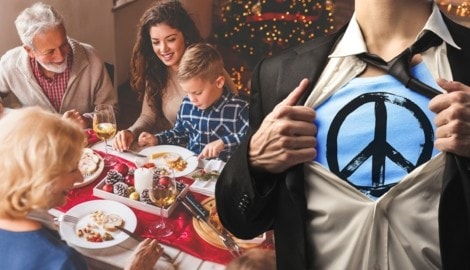 Wenn mehrere Generationen am Weihnachtstisch versammelt sind, geht es nicht immer besinnlich zu. Krone+ erfuhr, warum gerade Millennials Frieden schaffen können. (Bild: stock.adobe.com/Adobe Stock (3), Krone KREATIV)