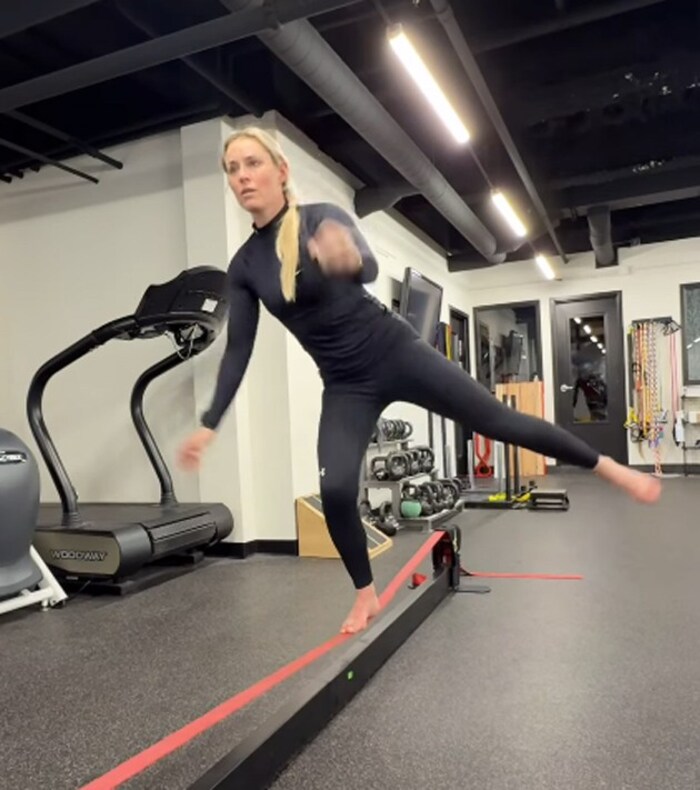 Lindsey Vonn cuts a fine figure on the slackline.