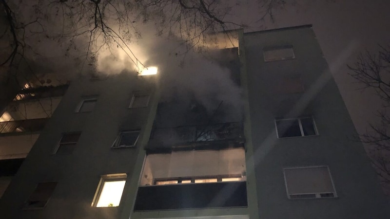 The fire caused heavy smoke development. (Bild: BF Graz)