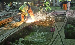 Die Schienen im Straßenbahn-Netz sind marode und werden deshalb modernisiert.