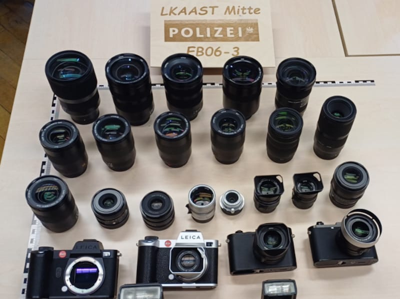 The loot: high-priced cameras and accessories (Bild: LKA W AST Mitte)