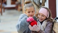 Weniger ist oft mehr – gerade, wenn es um Geschenke für Kinder geht. (Bild: Holl Reinhard)