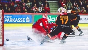 Der erste Klassiker gegen den KAC ging an Manuel Ganahl und die 99ers – der zweite allerdings an die Klagenfurter.  (Bild: GEPA/GEPA pictures)