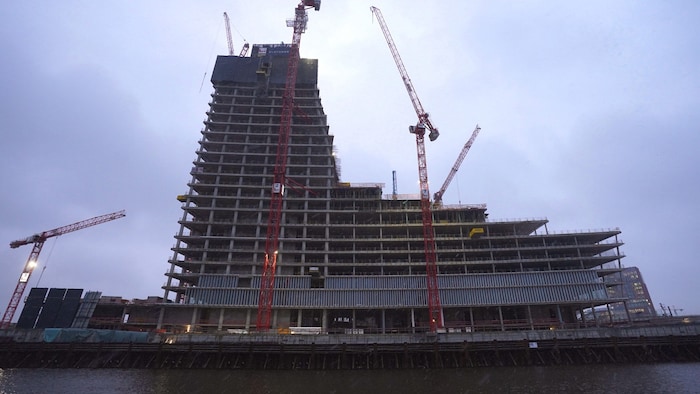 Der Elbtower in Kühnes Heimatstadt Hamburg – heute eine weitere Signa-Ruine.