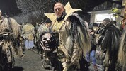 Inklusive Glocken wird ein Krampuslauf mit bis zu 15 Kilo an Zusatzgewicht zum Krafttraining – ...