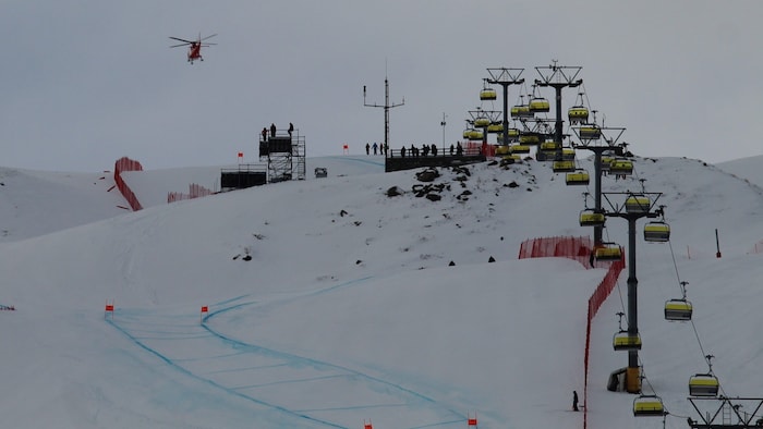 Die Schweizer Flugwacht REGA barg Salzgeber per Helikopter von der Rennstrecke in St. Moritz und ...