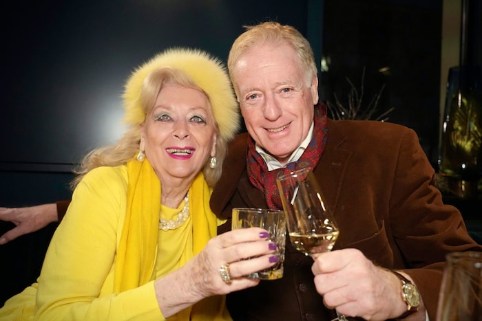 Birgit Sarata und Albert Fortell waren Teil der Gesellschaft.