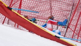 Clement Noel stürzte im ersten Durchgang. (Bild: AP ( via APA) Austria Presse Agentur/ASSOCIATED PRESS)