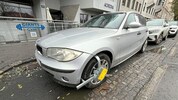 Weil wiederholt nicht gezahlt wurde, musste die Kralle montiert werden.