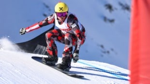 Jakob Dusek triumphiert in Cervinia. (Bild: GEPA pictures)