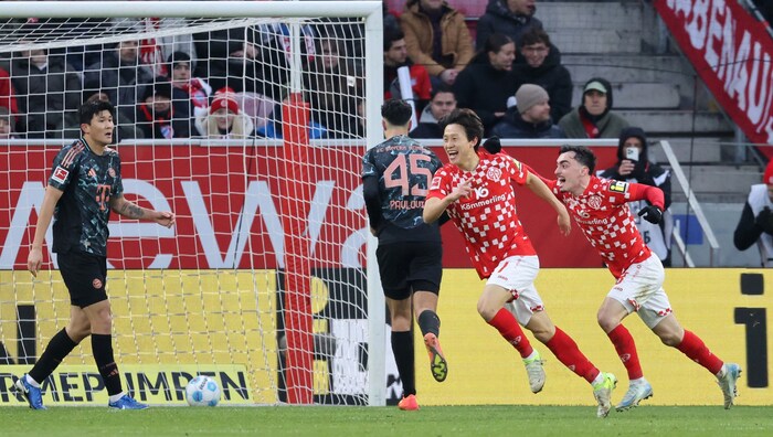 Mainz celebrate against FC Bayern.