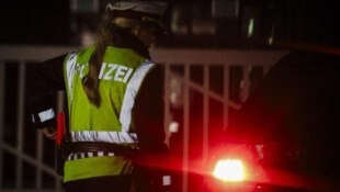 Polizisten konnten den E-Roller-Fahrer in der Halleiner Innenstadt stoppen.