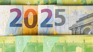 Von den Bruttolöhnen und -gehältern sowie von den Bruttopensionen bleibt uns ab 2025 netto mehr. Die „Krone“ rechnet vor, wie alle Einkommensbezieher ab Jahresbeginn profitieren. (Bild: stock.adobe.com/andrzejrostek@gmail.com)