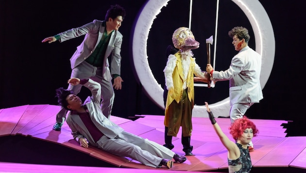 Scene from a Hans Gál opera "The Holy Duck" (Bild: PETRA MOSER)