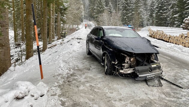 Die Feuerwehr Laimbach sicherte in Bad Leonfelden die Unfallstelle. (Bild: FF Laimbach)