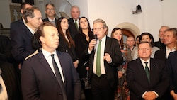 Für das Trio Karlheinz Kornhäusl, Christopher Drexler und Werner Amon (von links nach rechts) bleiben nur zwei Sitze in der Regierung.  (Bild: Jauschowetz Christian)