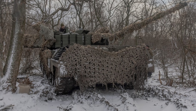 Ein deutscher Kampfpanzer Leopard 1A5 in der Nähe von Pokrowsk (Bild: APA/AFP/Roman PILIPEY)