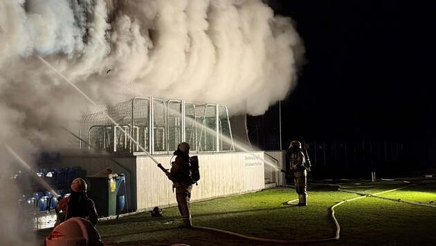 The Admira clubhouse in Dornbirn burned down completely. (Bild: Maurice Shourot)