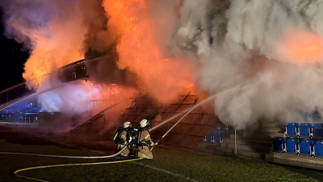 Die Feuerwehr war mit über 70 Kräften im Einsatz. (Bild: Maurice Shourot)