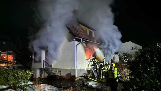 Die Feuerwehr Langenwang löschte den Brand (Bild: FF Langenwang)