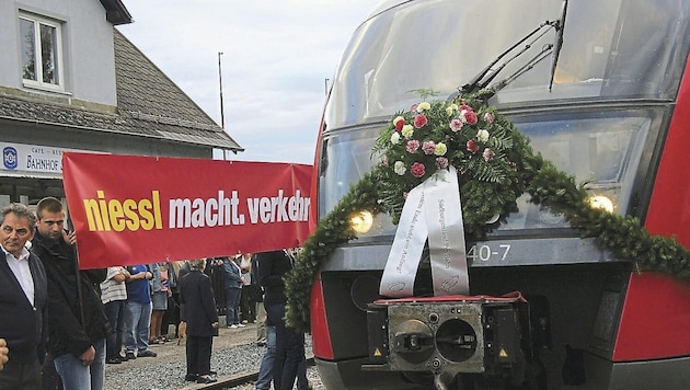 The last train from Oberwart left in 2011 under protest. (Bild: Initiative Zukunft auf Schiene)