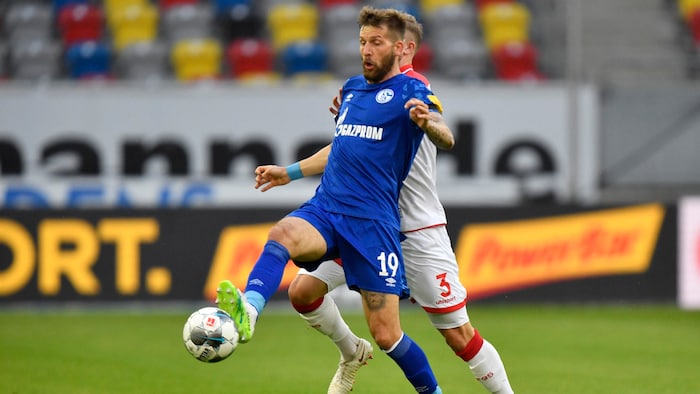 Guido Burgstaller in Schalke kit