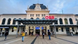 Von Wien Meidling nach St. Pölten in 22 Minuten. Eine gute Sache – sofern die Züge pünktlich sind und man mitfahren darf.  (Bild: Doris SEEBACHER)