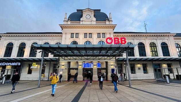 Von Wien Meidling nach St. Pölten in 22 Minuten. Eine gute Sache – sofern die Züge pünktlich sind und man mitfahren darf.  (Bild: Doris SEEBACHER)