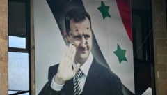 Bashar al-Assad wurde Anfang Dezember gestürzt – und nicht mehr gesehen. (Bild: AFP/OZAN KOSE)