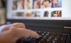 Kinderporno-Material wurde auf dem Laptop eines Beamten gefunden (Symbol)
