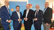 Start für Architekturwettbewerb: Josef Strohmaier (Projektmanager Klinik Gols), Bürgermeister ...