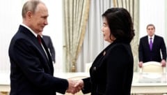 Russlands Präsident Wladimir Putin während eines Treffens mit der nordkoreanischen Außenministerin Choe Son Hui Anfang November (Bild: APA/AFP/POOL/Mikhail TERESHCHENKO)