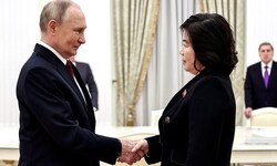 Russlands Präsident Wladimir Putin während eines Treffens mit der nordkoreanischen ...