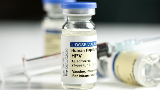 Auch Männer sollten sich gegen HPV impfen lassen, da sie das Virus übertragen können.