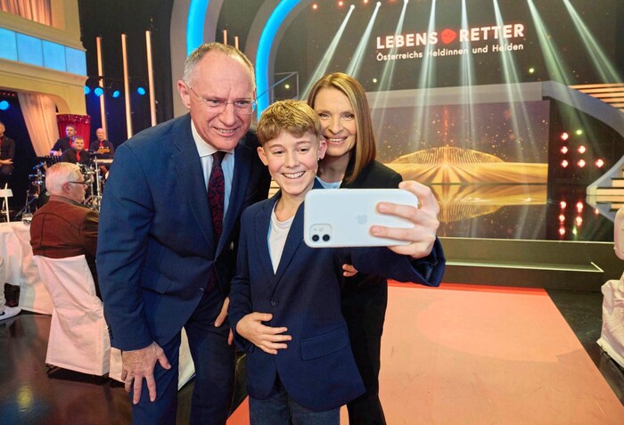 Mit Minister und der Moderatorin gab ‘s ein Selfie.
