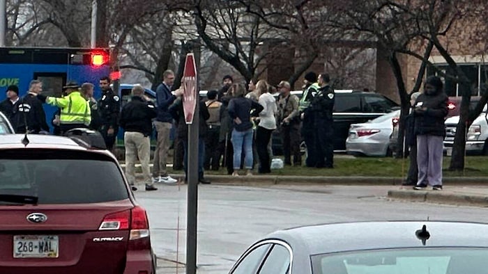 Nach der Bluttat wurde auch über andere Schulen in der näheren Umgebung ein Lockdown verhängt.