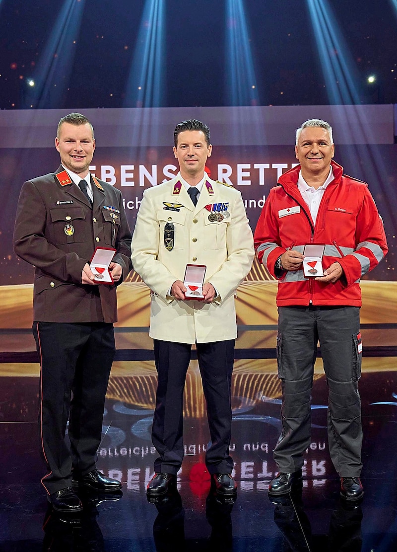 Die Geehrten in der Sonderkategorie „Hochwasser“: Dominik Brandsteidl, Florian Aigner und Siegfried Bauer (Bild: Tuma Alexander/Starpix)