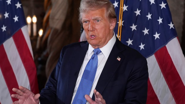 Donald Trump accuses the Biden administration of withholding important information about drones from the population. (Bild: APA/AP)