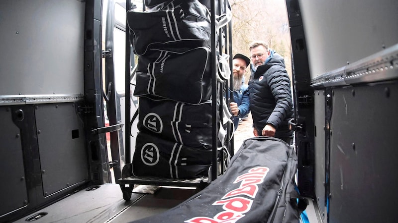 A lot to load: Christian Wimmer (left) and Ronny Lehmann (Bild: Andreas Tröster)