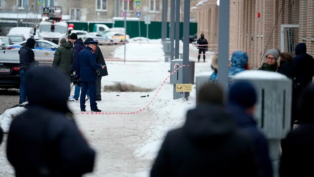 The scene of the bomb attack in Moscow (Bild: ASSOCIATED PRESS, Krone KREATIV)