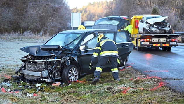 Trotz schneller Rettungskette verstarb ein Lenker noch an der Unfallstelle. (Bild: Sobe Hermann)