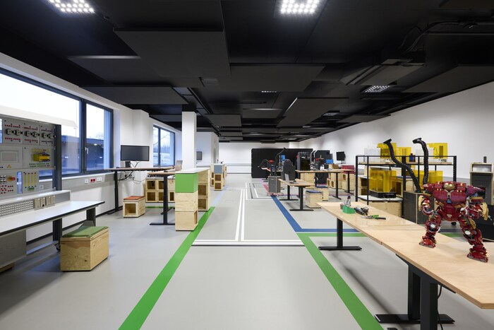 Die „Next World Factory“ ist 180 Quadratmeter groß und besteht aus sechs Bereichen.