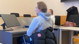 Für den 19-jährigen Oberländer war es nicht der erste Auftritt vor dem Landesgericht in Feldkirch. (Bild: Dorn Chantall/Krone KREATIV)