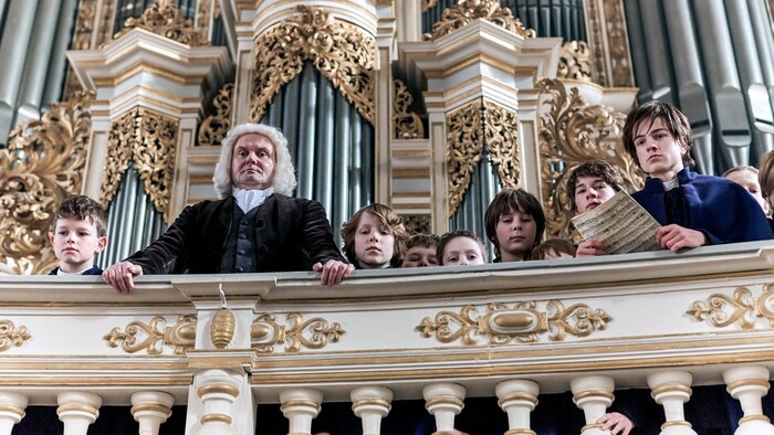 Devid Striesow spielt Johann Sebastian Bach, dem die Kirche kurz vor Weihnachten verbieten will, ...