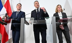 Die drei Parteichefs verhandeln am Montag wieder zu dritt weiter.