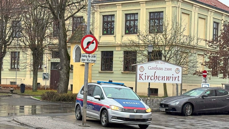 Volksschule im Stadtteil St. Georgen war gesperrt (Bild: Thomas Werth, Krone KREATIV)