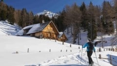 Bei der Skitour im Großkessel bei Zederhaus müssen Sportler bald fürs Parken zahlen. (Bild: Uwe Grinzinger)