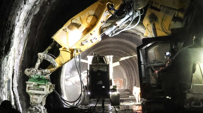 24 Stunden am Tag, sieben Tage die Woche: Bis Juli müssen die Arbeiten im Tauerntunnel ...