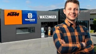 Philipp Watzinger führt KTM- und Husqvarna-Motorradhändler Watzinger in der Freistädter Straße in Linz-Urfahr. (Bild: Krone KREATIV/Watzinger-Motorrad GmbH)