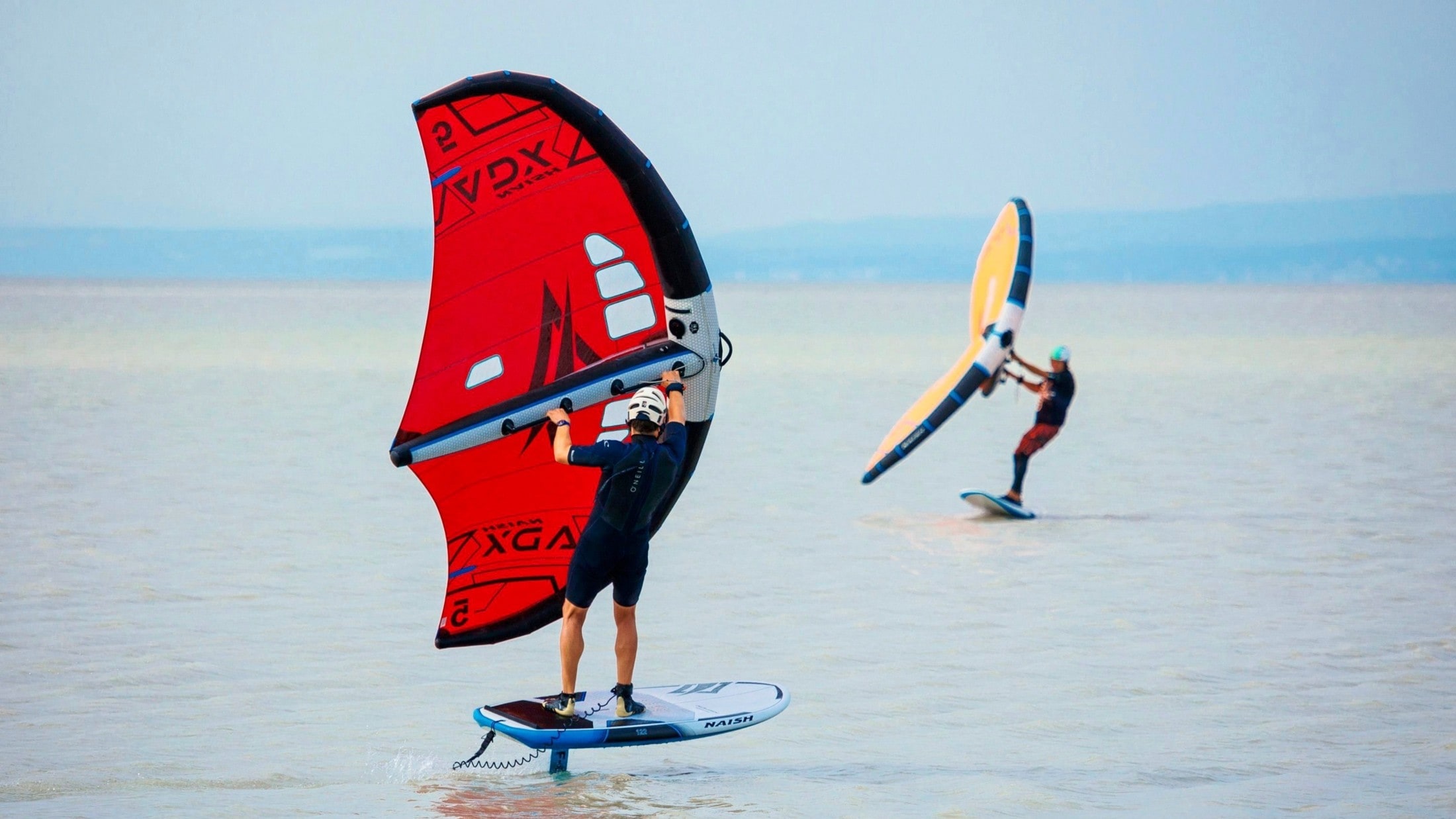 Windsurfen und Wingfoilen sollen zahlreiche Gäste locken. (Bild: Maria Hollunder)